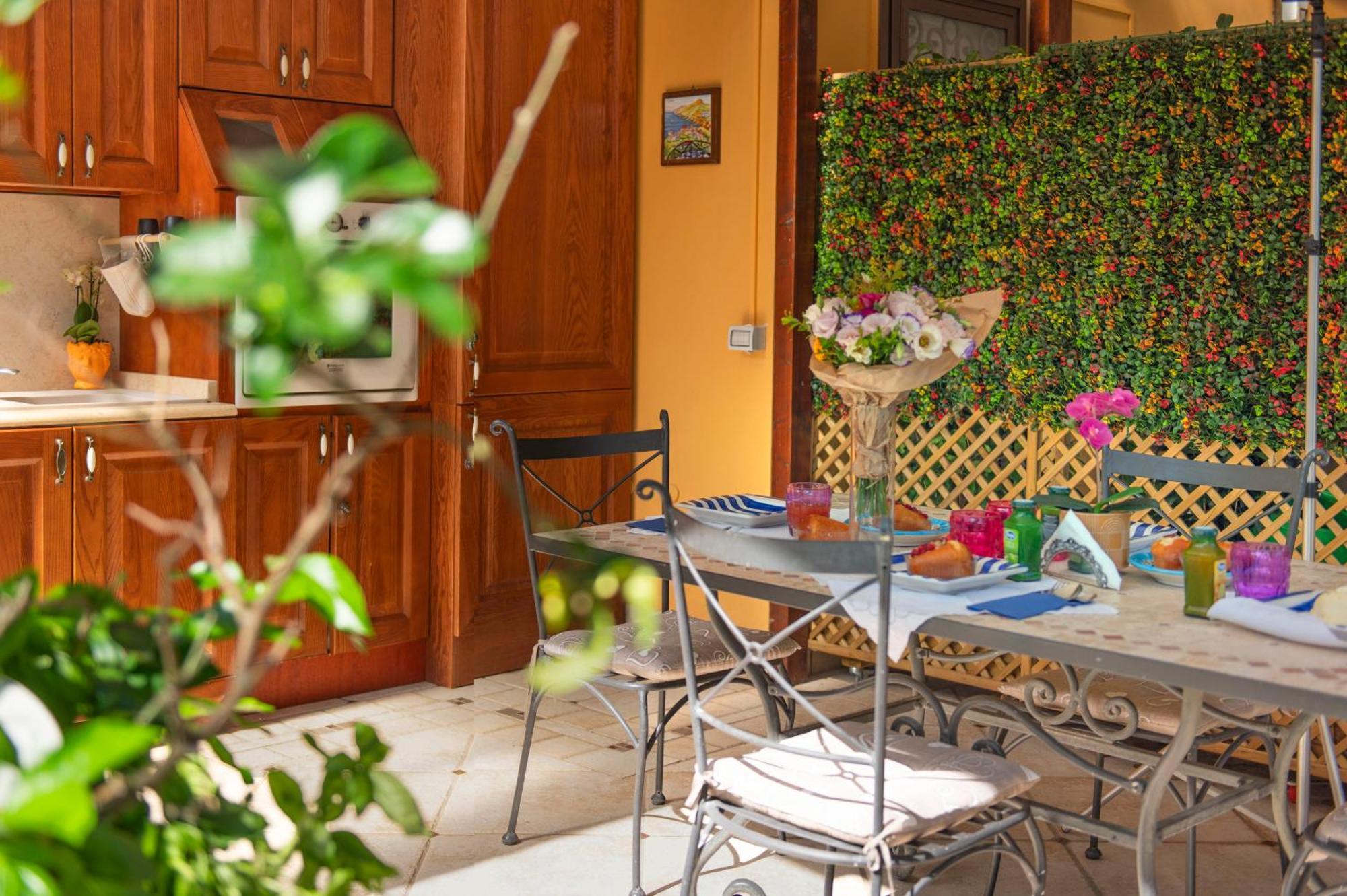 Relais Sorrento Terrace And Relax Bed & Breakfast ภายนอก รูปภาพ