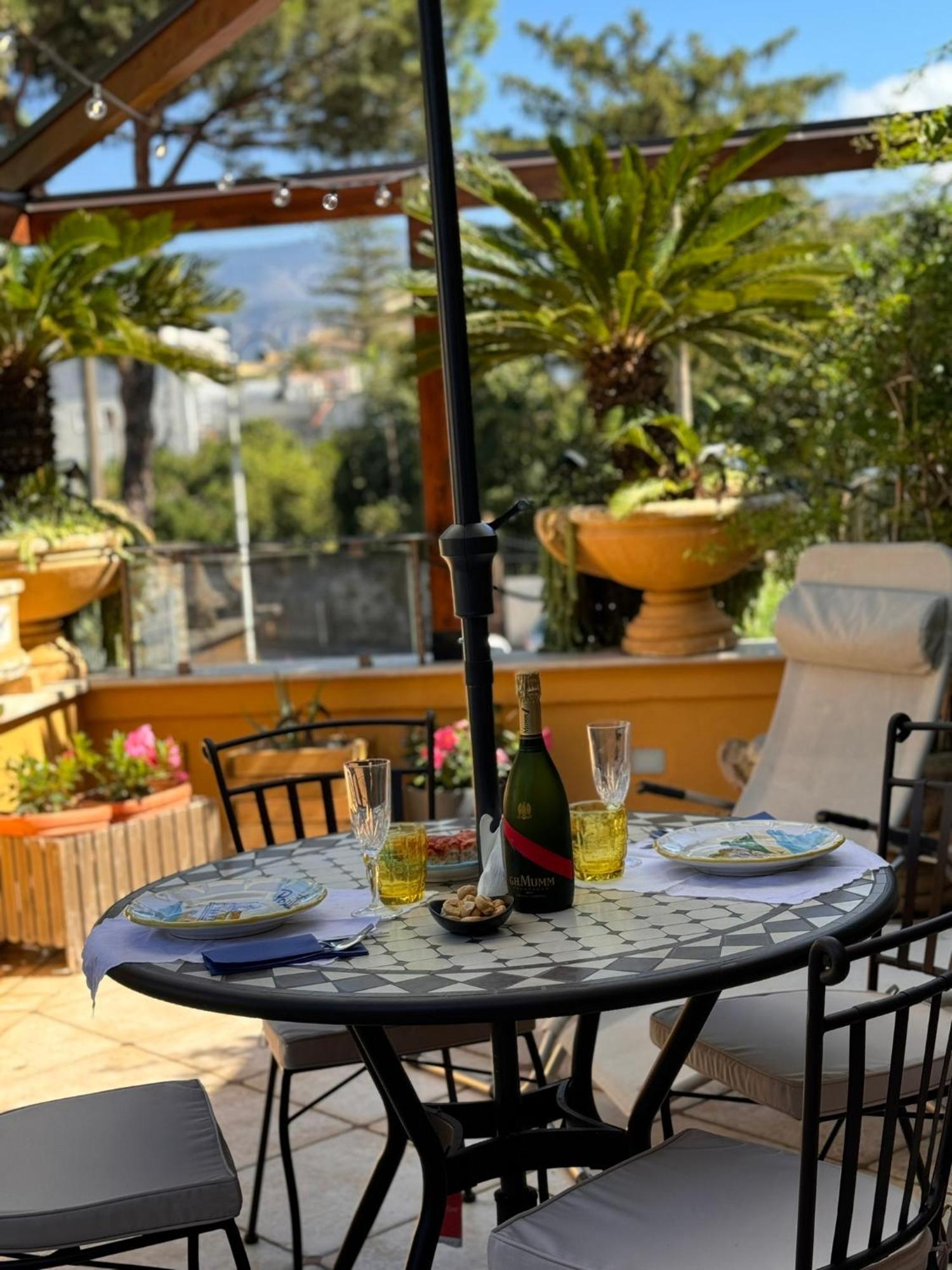 Relais Sorrento Terrace And Relax Bed & Breakfast ภายนอก รูปภาพ