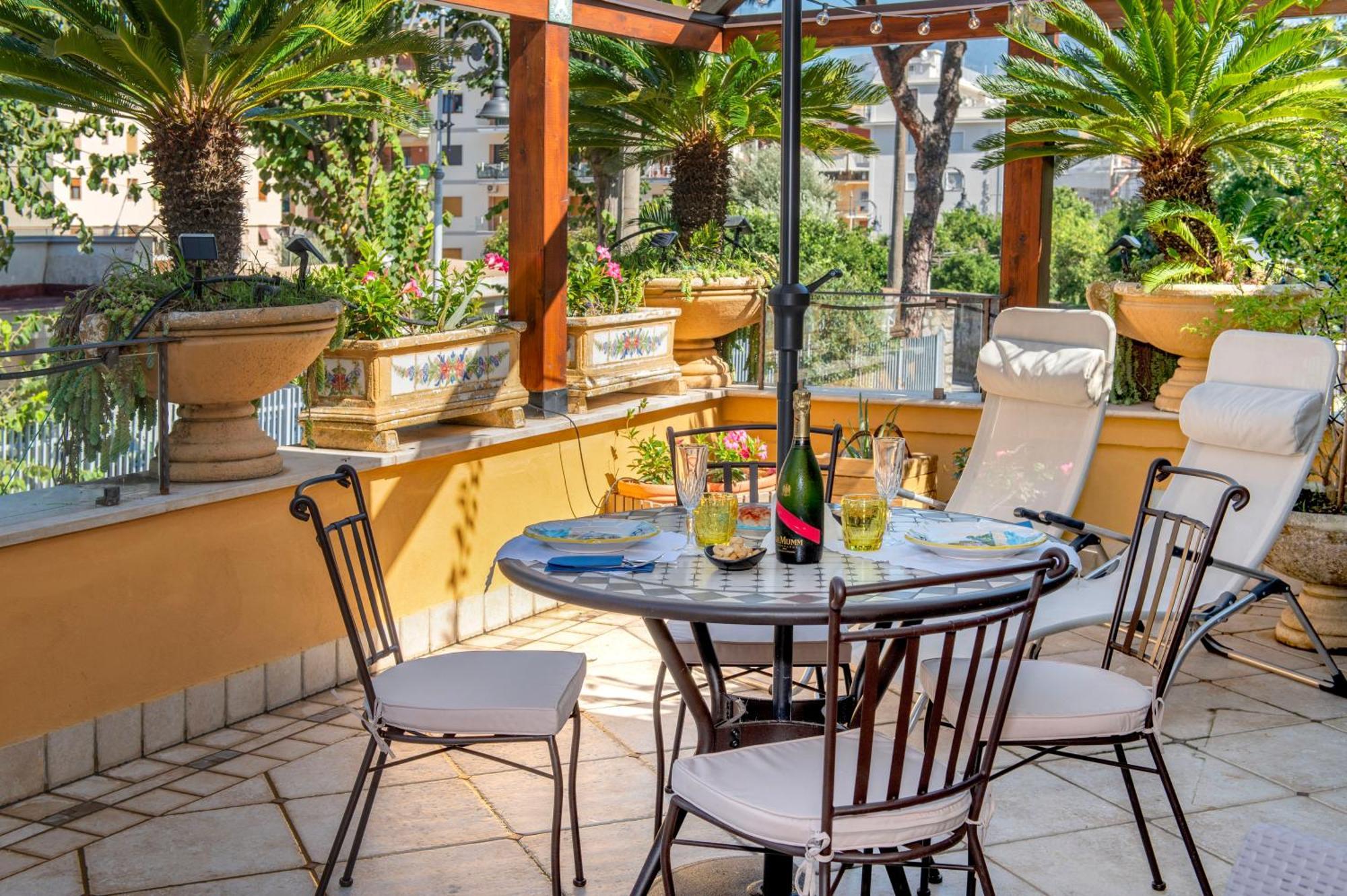 Relais Sorrento Terrace And Relax Bed & Breakfast ภายนอก รูปภาพ