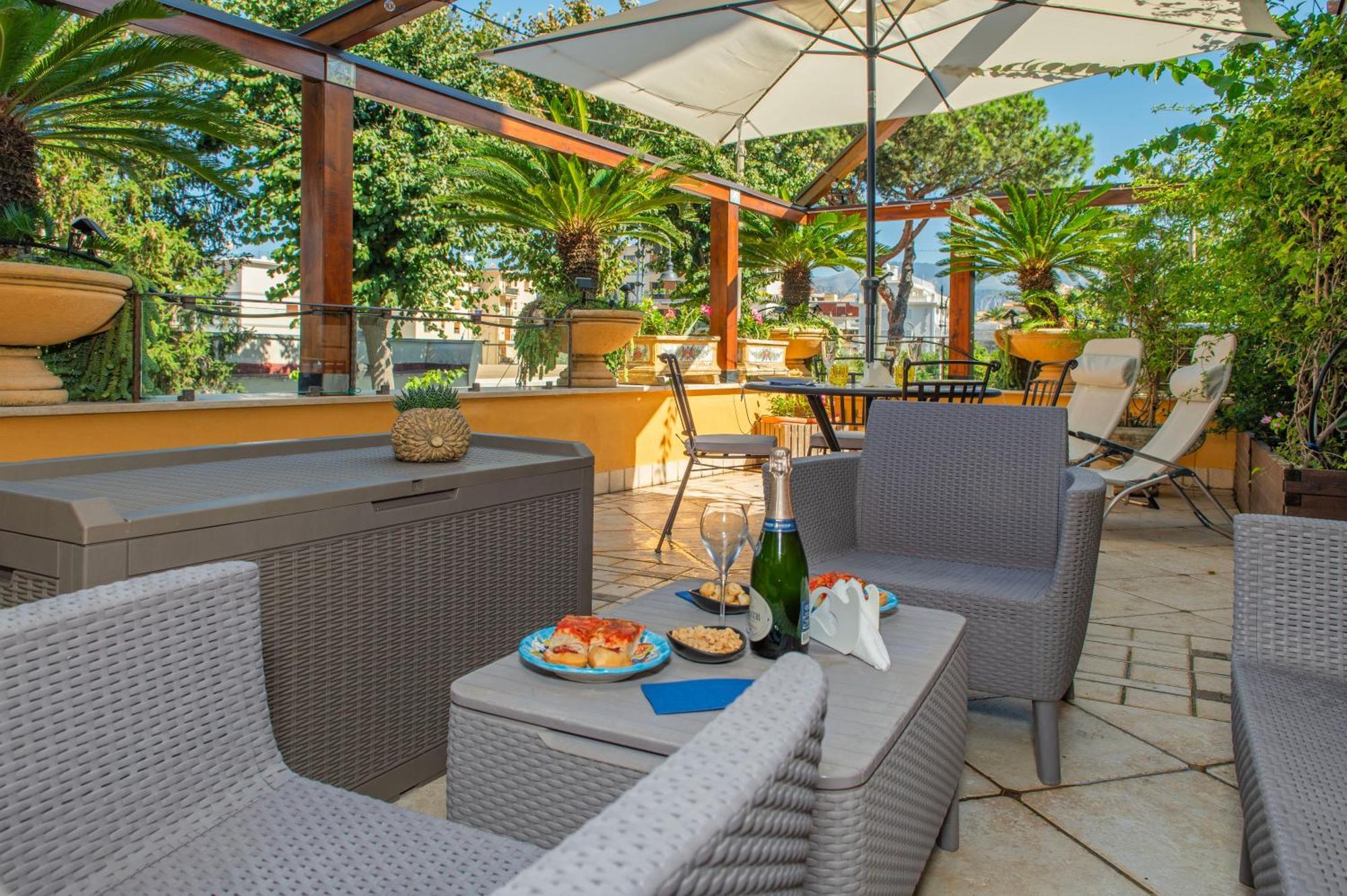 Relais Sorrento Terrace And Relax Bed & Breakfast ภายนอก รูปภาพ