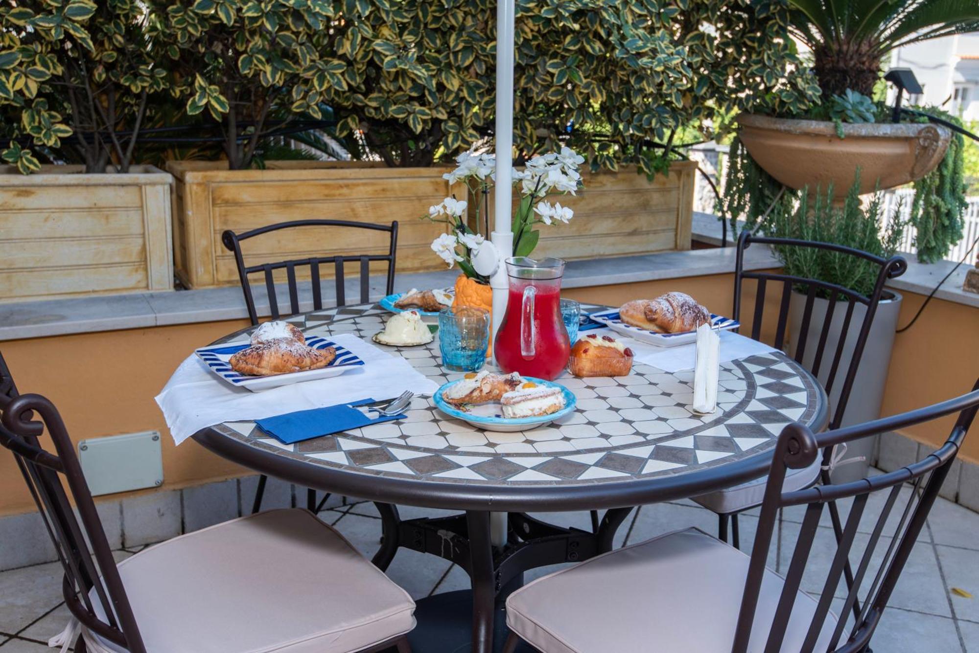 Relais Sorrento Terrace And Relax Bed & Breakfast ภายนอก รูปภาพ