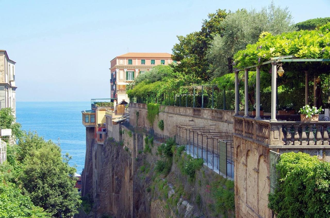 Relais Sorrento Terrace And Relax Bed & Breakfast ภายนอก รูปภาพ