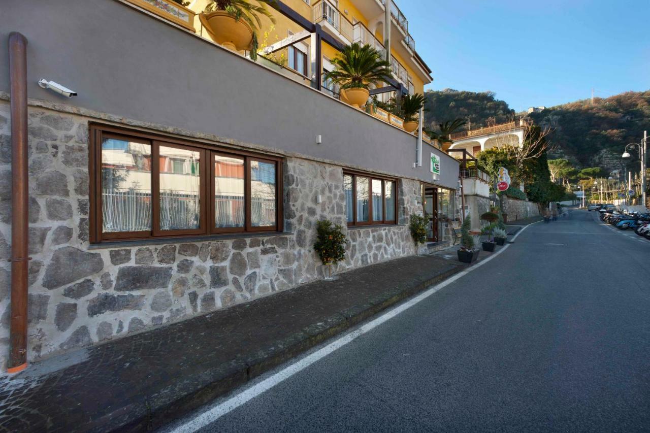 Relais Sorrento Terrace And Relax Bed & Breakfast ภายนอก รูปภาพ